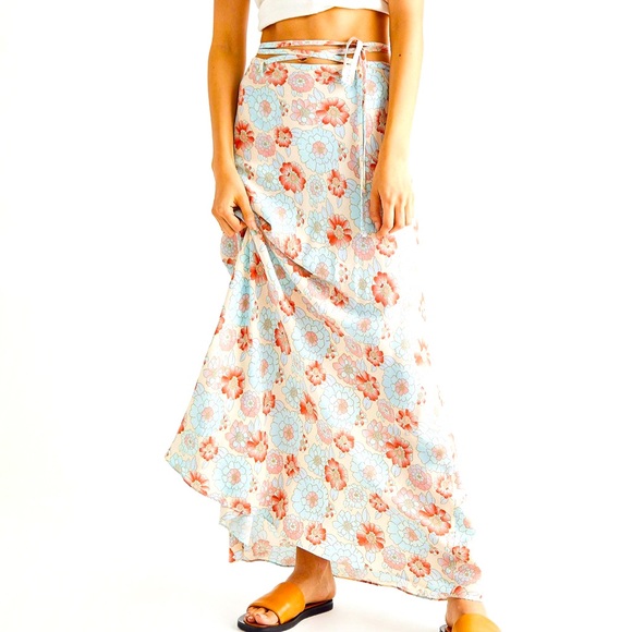 Free people tie wrap floral flowy shirt - Picture 6 of 6